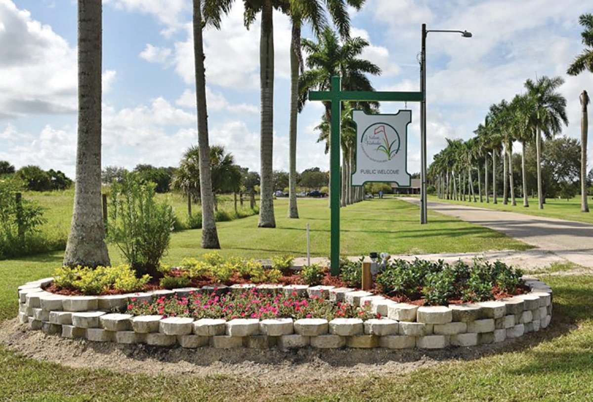 Entrance to the Fairbanks Clewiston Golf Course.